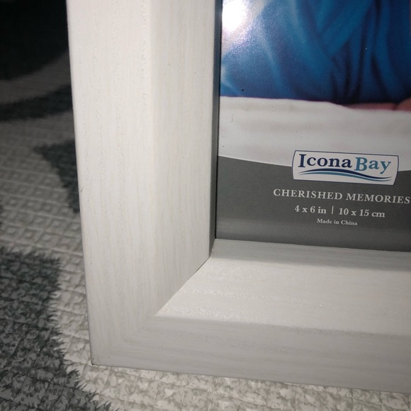 Set of 6 white wooden picture frames 4 X 6” NWT - Picture 3 of 8